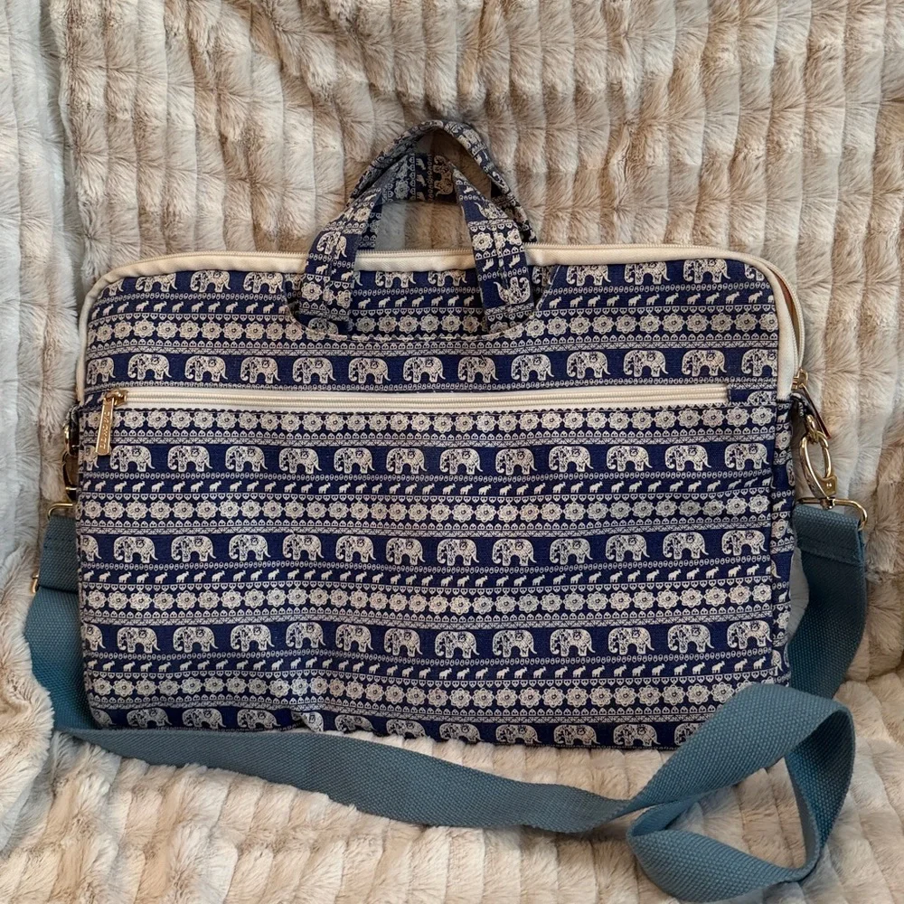 Dachee Blue Elephant Print Computer Bag